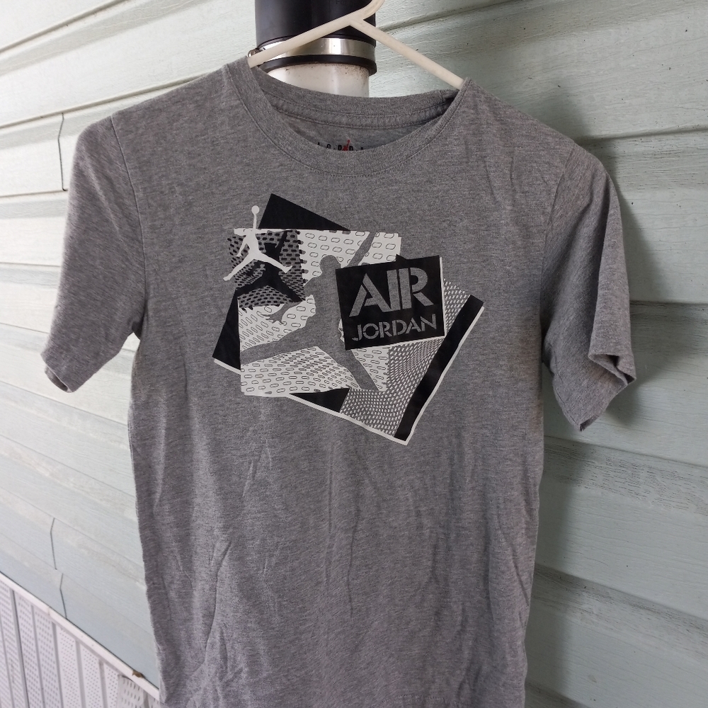 Boys size large Air Jordan shirt